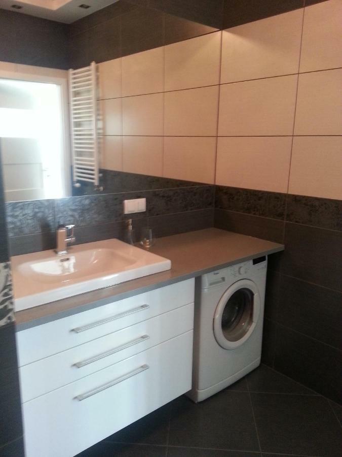Strict Center Towarowa Apartment Познан Екстериор снимка