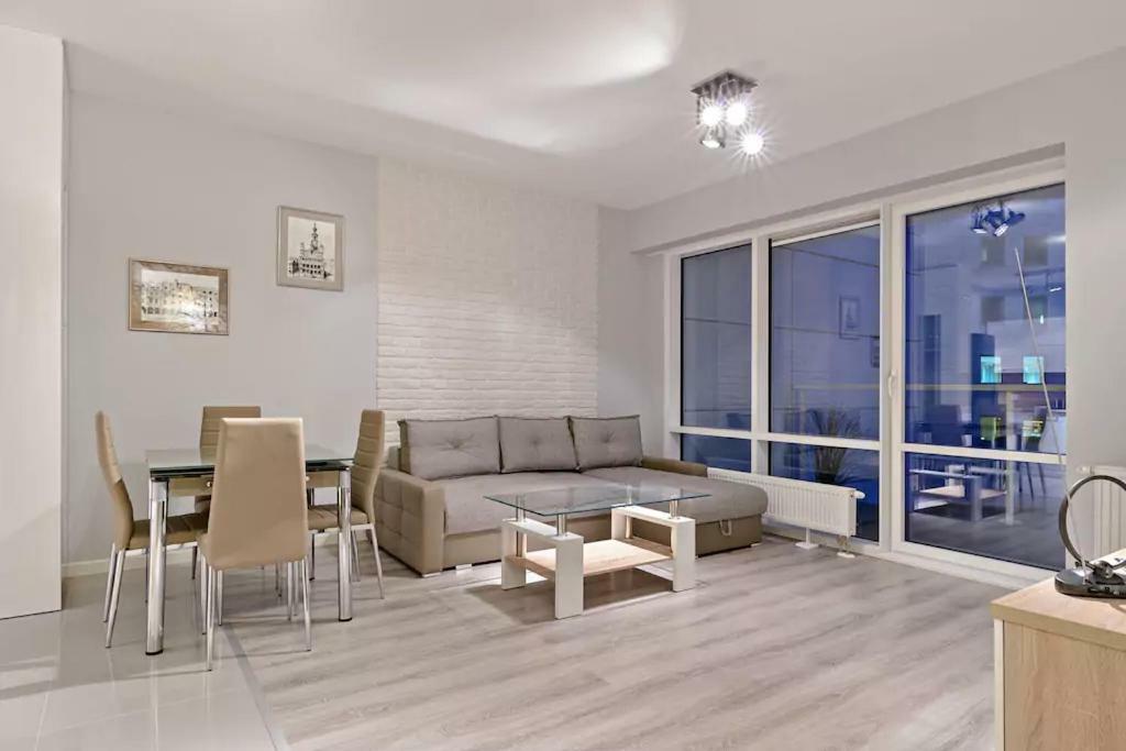 Strict Center Towarowa Apartment Познан Екстериор снимка