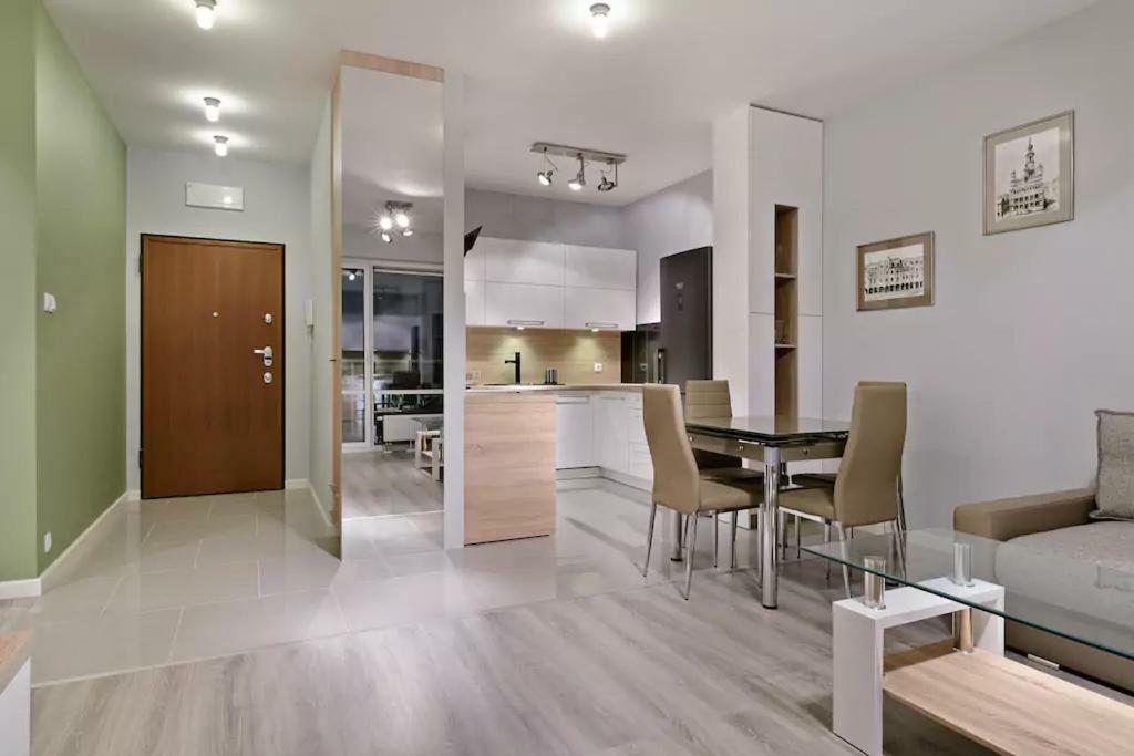 Strict Center Towarowa Apartment Познан Екстериор снимка
